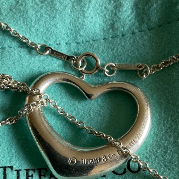 Authentic Tiffany Large Heart pendant with chain necklace. - Picture 8 of 11